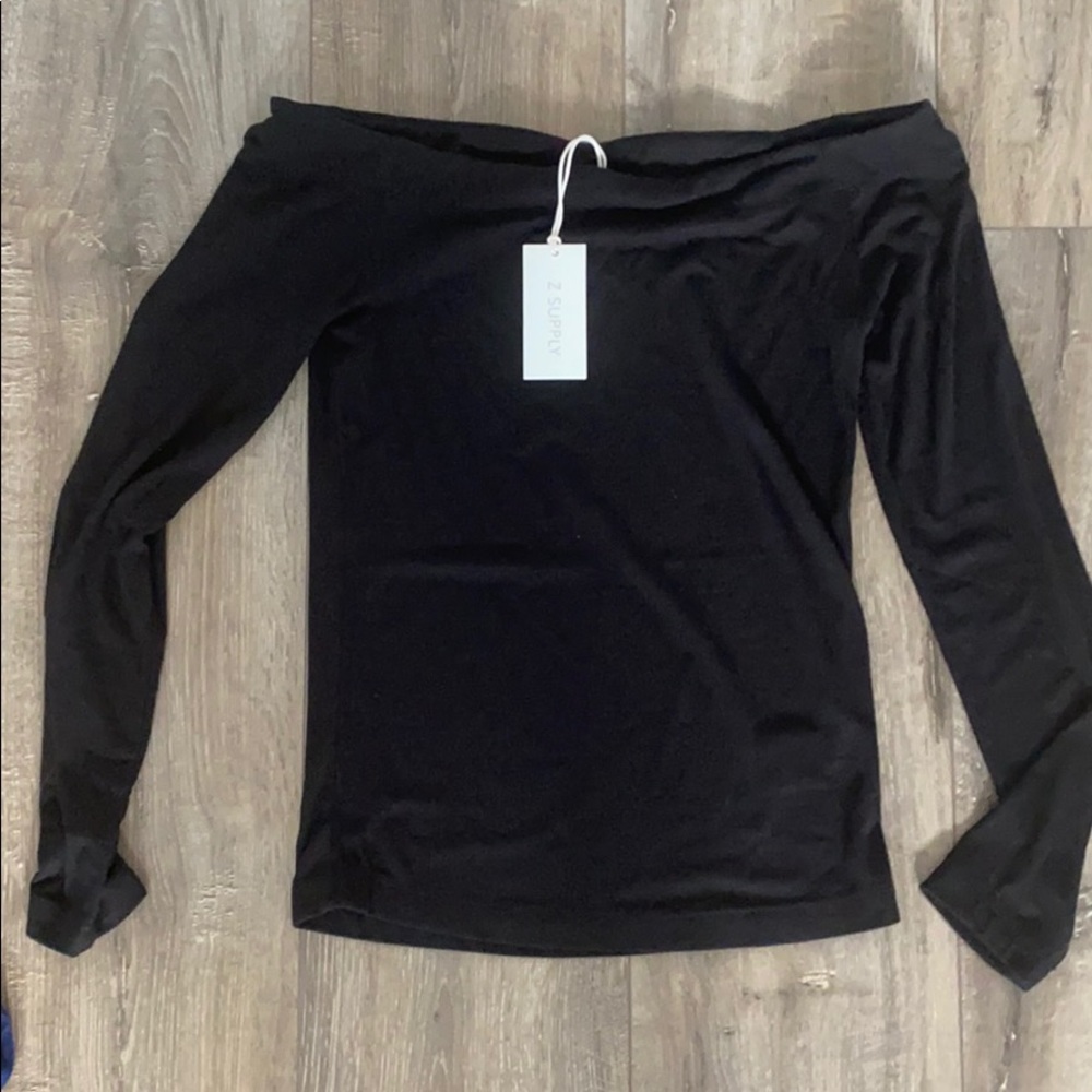 Long sleeve off the shoulder tee